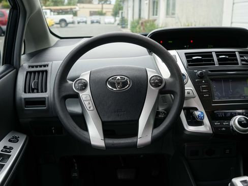 Used 2012 Toyota Prius V Three FWD image 40