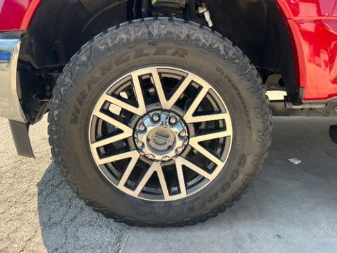 Used 2019 Ford F250 Lariat w/ Lariat Ultimate Package image 19