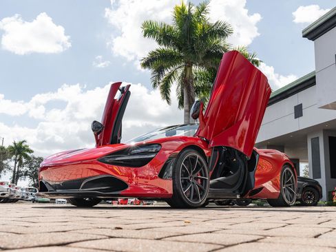 Used 2020 McLaren 720S Performance RWD image 7