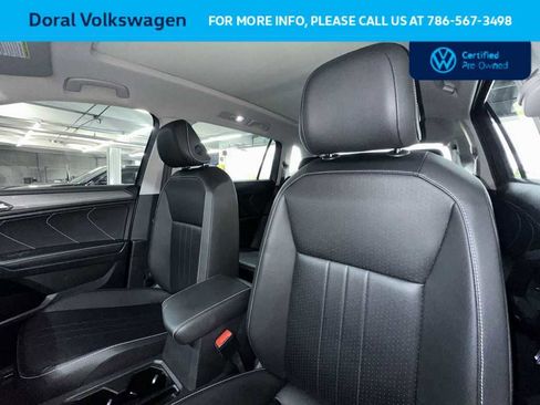 Used 2023 Volkswagen Tiguan SE w/ Panoramic Sunroof Package FWD image 14