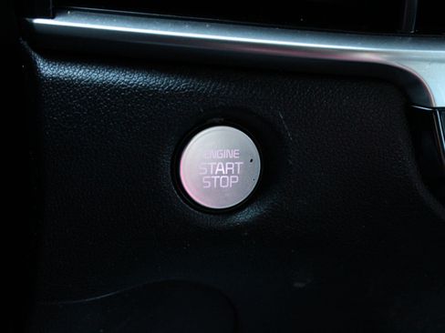 Used 2025 Kia Sorento S w/ Panoramic Sunroof Package FWD image 36