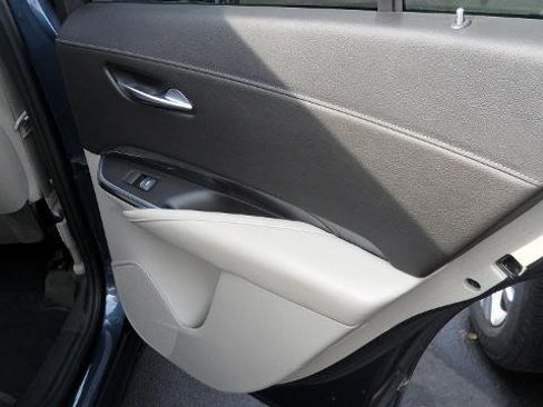 Used 2019 Cadillac XT4 Luxury w/ Cold Weather Package image 13