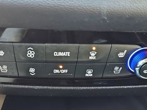 Used 2021 Buick Enclave Premium w/ Sun and Sites Package image 28