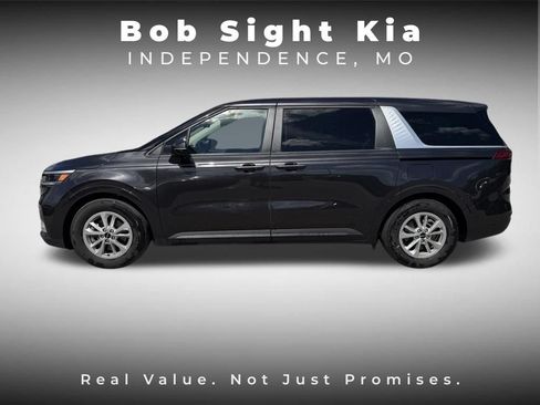 Certified 2024 Kia Carnival LX FWD image 6