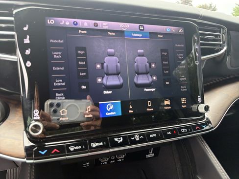 Certified 2025 Jeep Grand Wagoneer 4WD image 26