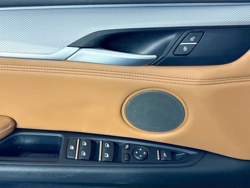 Used 2019 BMW X6 sDrive35i w/ M Sport Package image 23