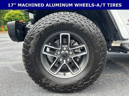 Used 2025 Jeep Gladiator Mojave AWD/4WD image 7