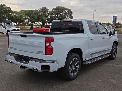 New 2026 Chevrolet Silverado 1500 High Country w/ Technology Package AWD/4WD image 4