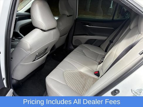 Used 2022 Toyota Camry SE FWD image 19