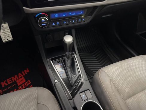Used 2015 Toyota Corolla LE FWD image 14