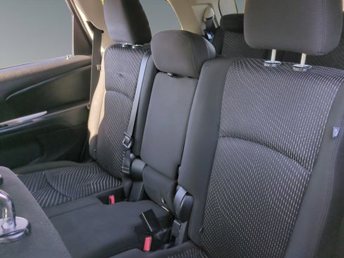 Used 2020 Dodge Journey SE image 13