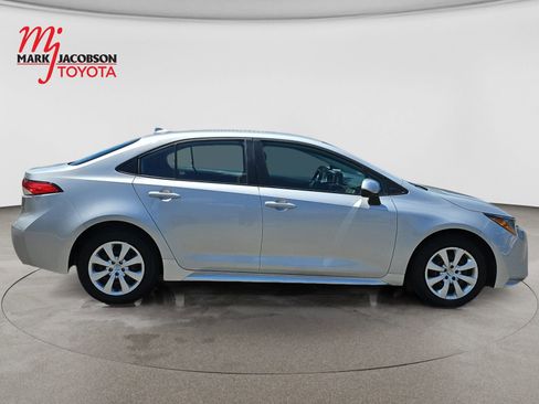Used 2024 Toyota Corolla LE FWD image 4