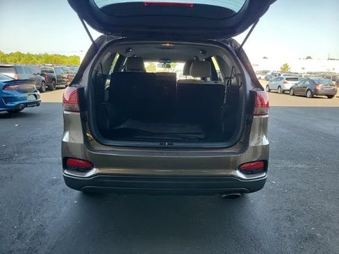 Used 2020 Kia Sorento S FWD image 5