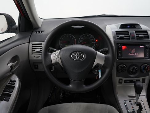 Used 2013 Toyota Corolla LE image 13