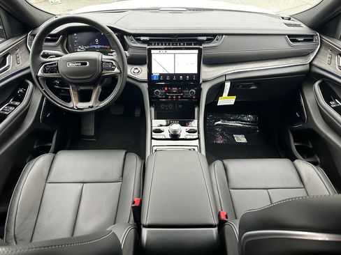 New 2024 Jeep Grand Cherokee Overland w/ Advanced Protech Group III image 16