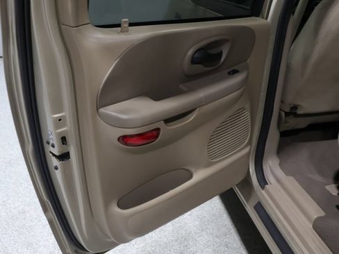Used 2001 Ford F150 Lariat AWD/4WD image 18