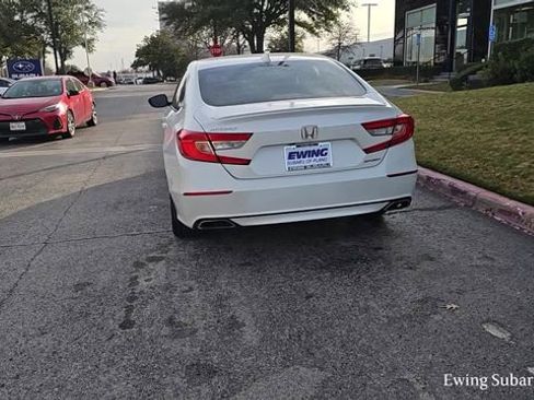 Used 2018 Honda Accord Sport image 4