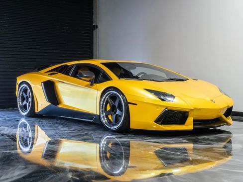 Used 2013 Lamborghini Aventador LP 700-4 image 5