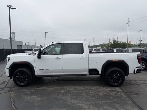Used 2025 GMC Sierra 3500 AT4 w/ AT4 Premium Plus Package AWD/4WD image 6