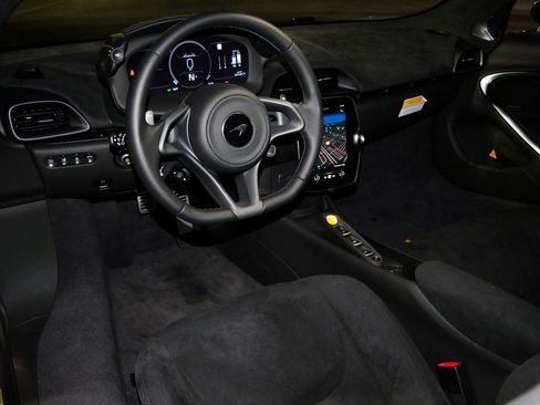 New 2026 McLaren Artura image 8