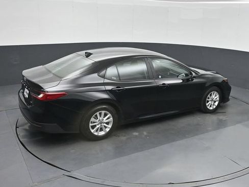 Used 2025 Toyota Camry LE FWD image 40