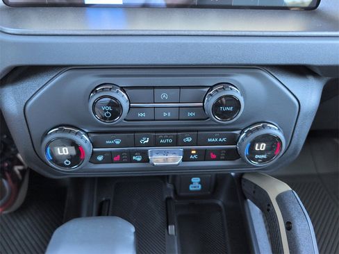 New 2025 Ford Bronco Badlands w/ Sasquatch Package image 26