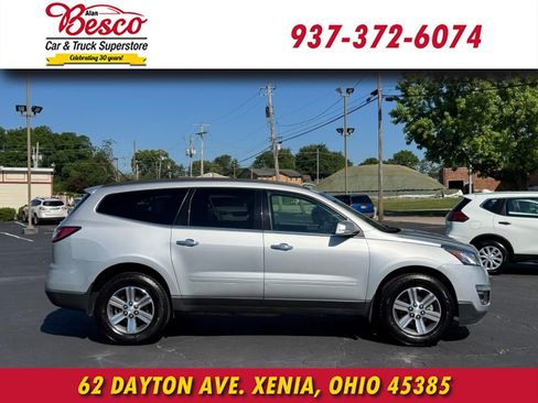 Used 2017 Chevrolet Traverse LT FWD image 3