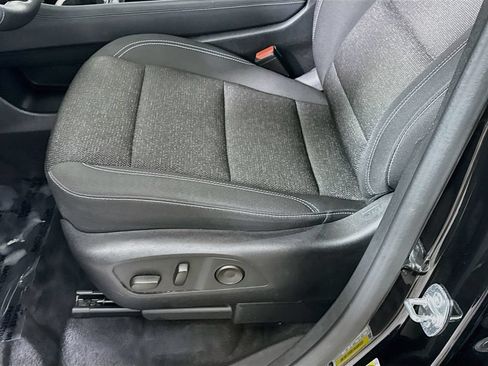 Used 2024 Chevrolet Traverse LT w/ Enhanced Driving Package AWD/4WD image 23