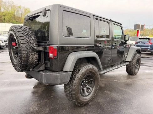 Used 2017 Jeep Wrangler Unlimited Sport w/ Connectivity Group AWD/4WD image 4