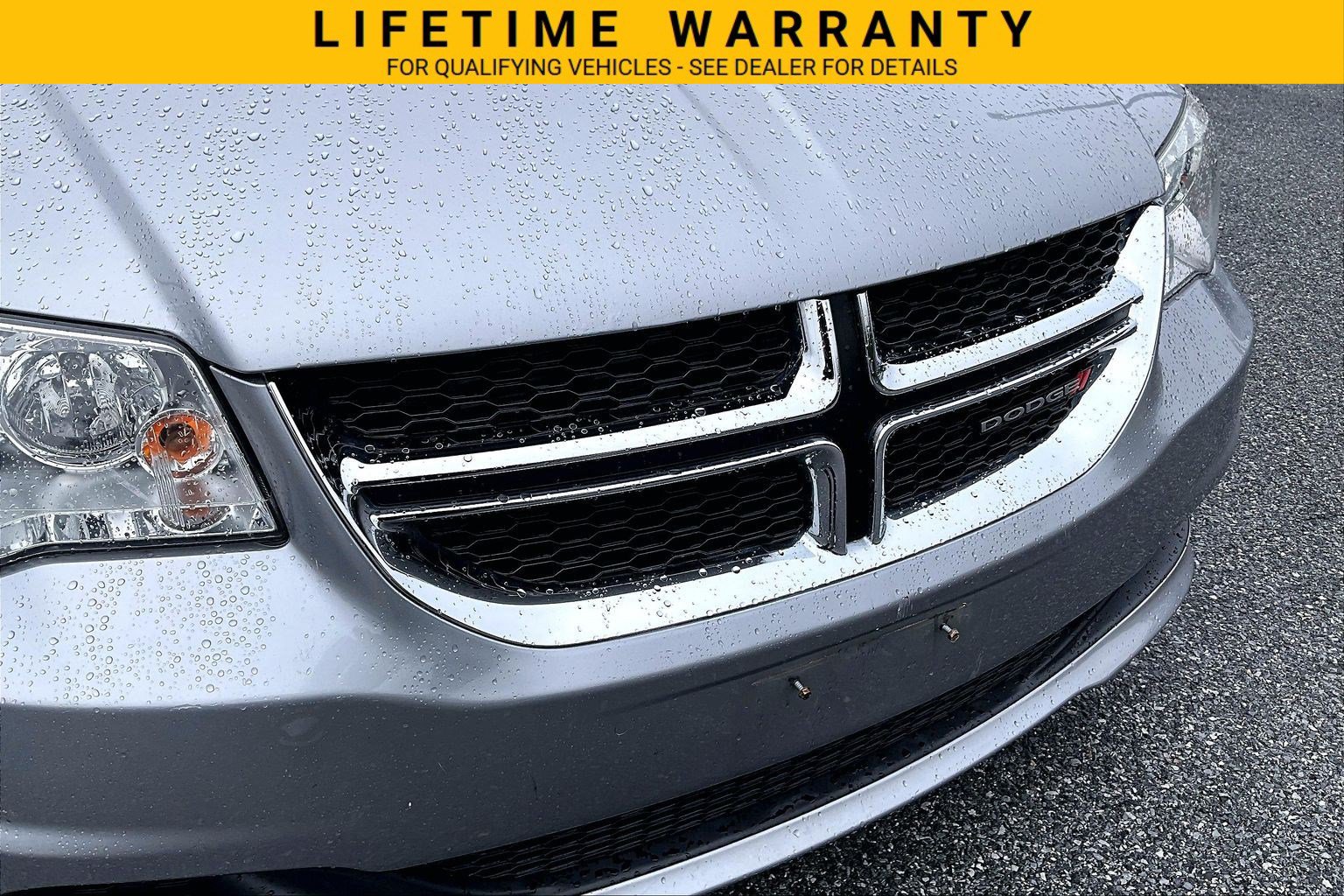 Used 2018 Dodge Grand Caravan SE FWD image 30