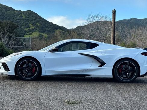Certified 2021 Chevrolet Corvette Stingray Premium Cpe w/ Z51 Performance Package image 7
