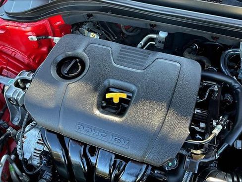 Used 2020 Hyundai Elantra SEL image 31