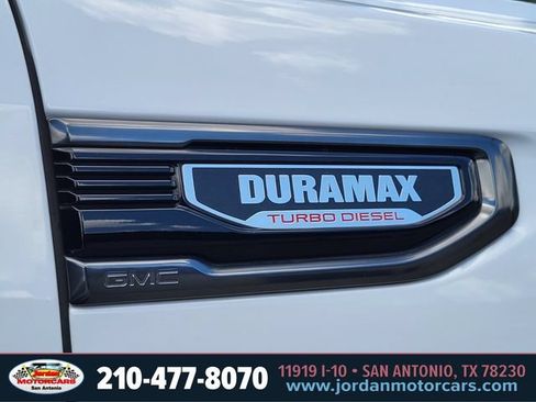 Used 2021 GMC Sierra 1500 AT4 w/ AT4 Value Package AWD/4WD image 11