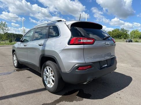 Used 2016 Jeep Cherokee Latitude w/ Comfort/Convenience Group AWD/4WD image 14