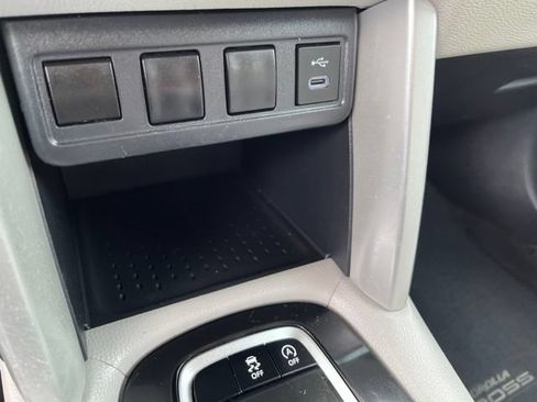 Used 2025 Toyota Corolla Cross L FWD image 28