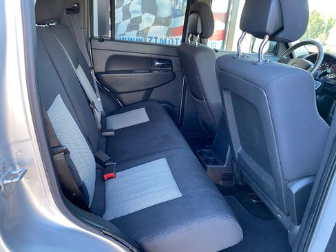 Used 2010 Jeep Liberty Sport w/ Popular Equipment Group image 11