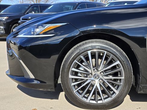 Used 2023 Lexus ES 350 Premium image 14