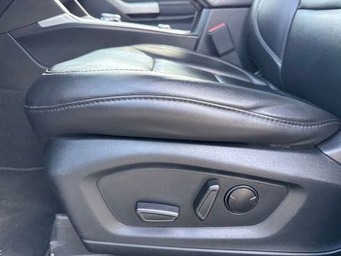 Used 2023 Ford Explorer XLT w/ Equipment Group 202A AWD/4WD image 15