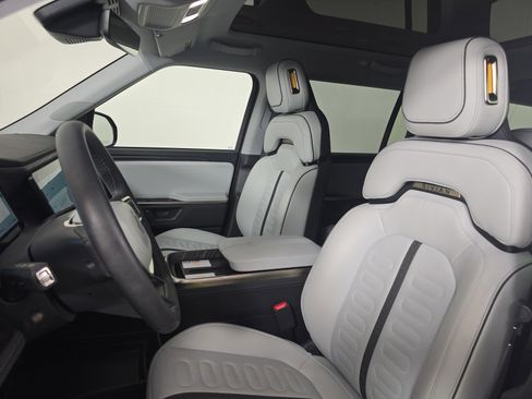 Used 2025 Rivian R1S Adventure image 20