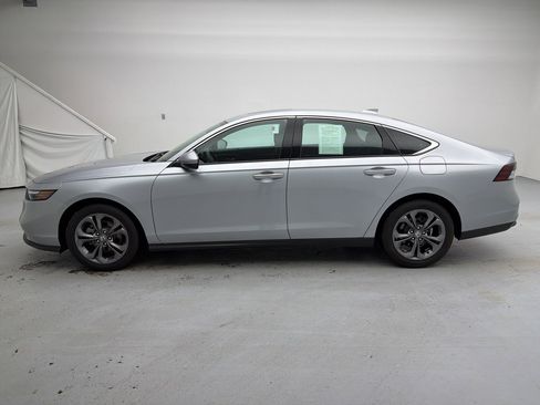 Used 2023 Honda Accord EX image 7