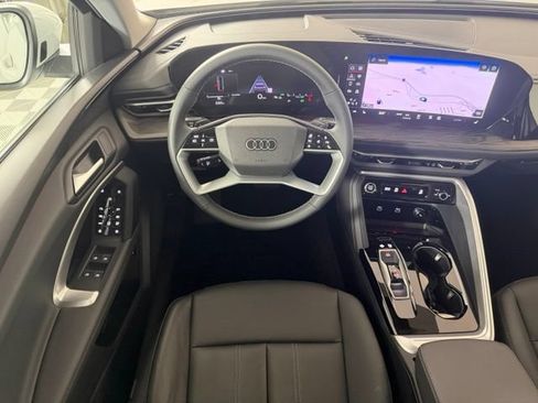 Used 2025 Audi Q5 Premium w/ Convenience Package AWD/4WD image 12