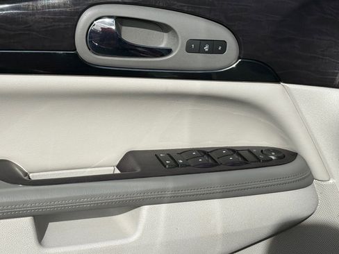 Used 2016 Buick Enclave Leather image 18