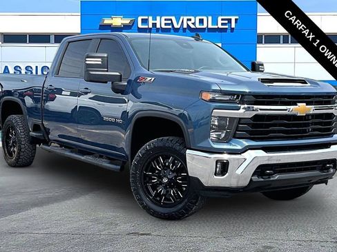 Used 2025 Chevrolet Silverado 2500 LT w/ Convenience Package AWD/4WD image 1