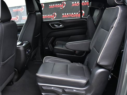 Used 2023 Chevrolet Suburban Premier image 39