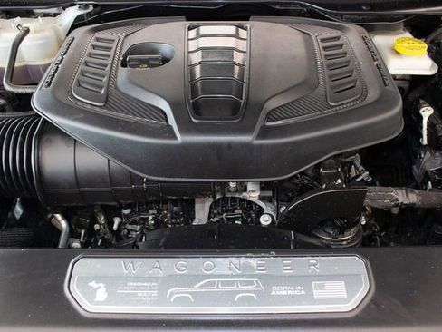 Used 2024 Jeep Wagoneer L Series II w/ Flexible Seating Group image 3