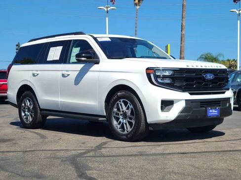 Certified 2025 Ford Expedition Active RWD image 32