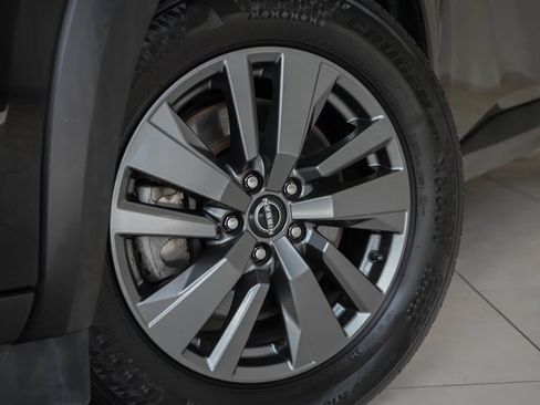 Used 2024 Nissan Pathfinder SV image 2