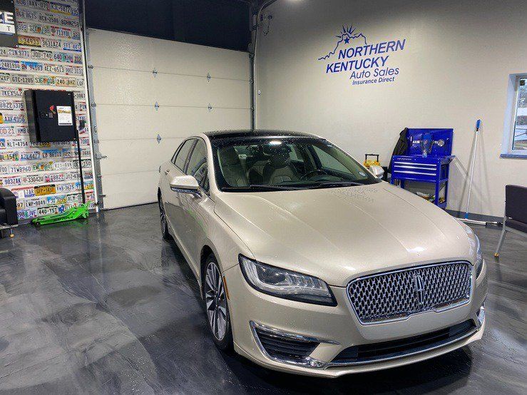 Used 2017 Lincoln MKZ Reserve w/ Climate Package FWD image 1