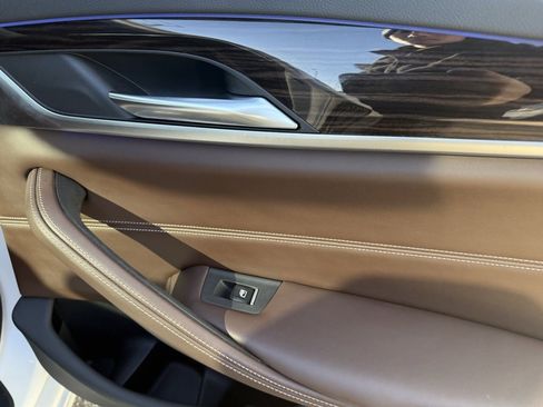 Used 2020 BMW 530i xDrive w/ M Sport Package image 41