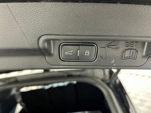 Used 2025 Ford Explorer ST-Line w/ ST-Line Street Pack AWD/4WD image 35